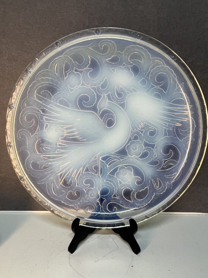 Grand plat en verre opalescent " l'oiseau de Paradis " par D'AVESN