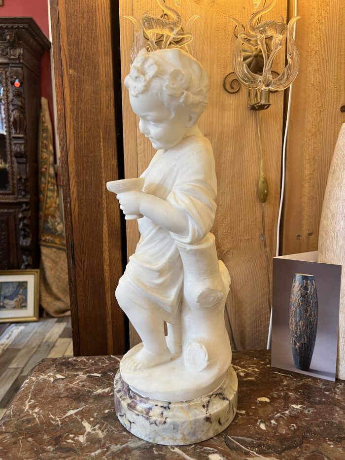 Joseph d'Aste (1881-1945) superbe statue statuette de l'enfant Bacchus en marbre blanc 51 cm, Antiquités brocante