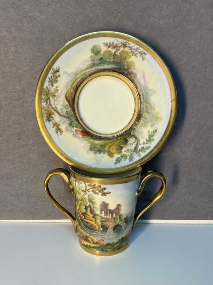 Rare tasse couvert à deux anses en porcelaine Allemande KTM du début du XIXe siècle à décor lacustre, Antiquités brocante