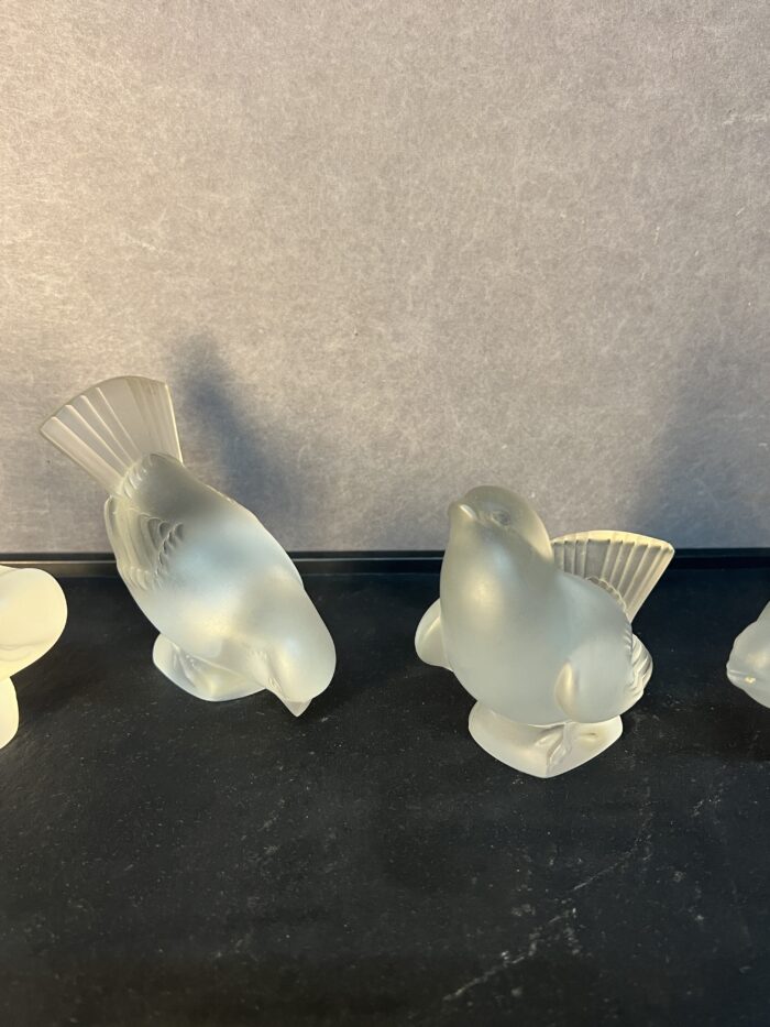 Ensemble de 4 Moineaux en Cristal Lalique France, par Marc Lalique, Antiquités et brocante