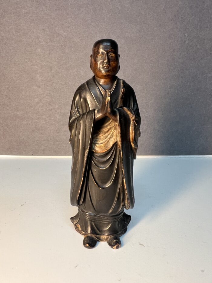 Statuette de prière, moine Bouddhiste bois sculpté