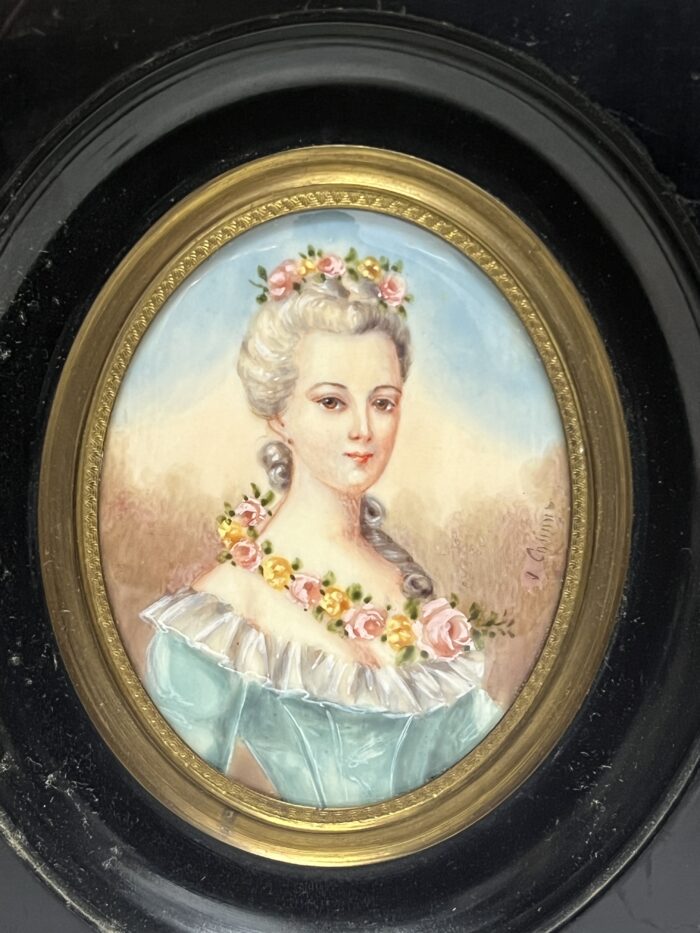 Miniature ancienne, réalisée à la fin du XIXe siècle et signée par l’artiste J. Cavana