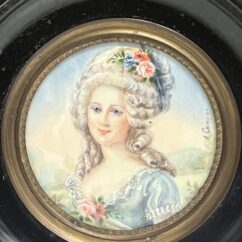 Miniature ancienne, réalisée à la fin du XIXe siècle et signée par l’artiste J. Cavana