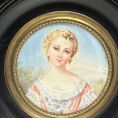 Miniature ancienne, réalisée à la fin du XIXe siècle et signée par l’artiste J. Cavana