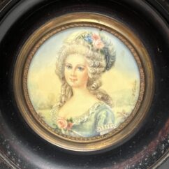 Miniature ancienne, réalisée à la fin du XIXe siècle et signée par l’artiste J. Cavana