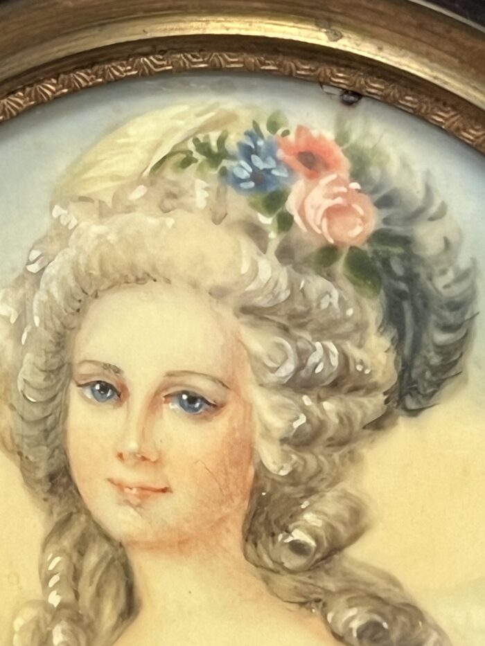 Miniature ancienne, réalisée à la fin du XIXe siècle et signée par l’artiste J. Cavana