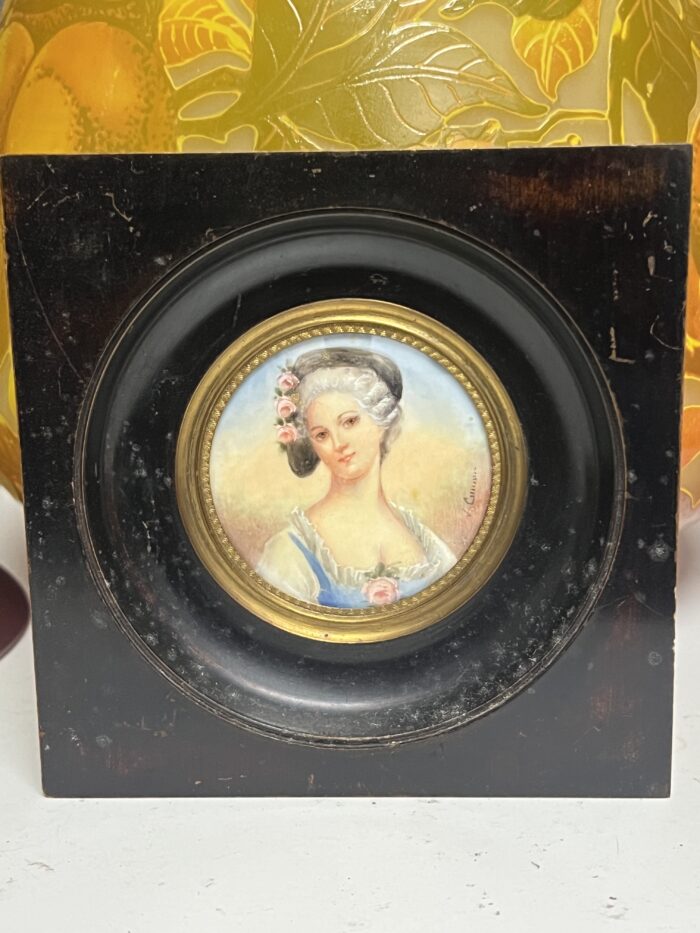 Miniature ancienne, réalisée à la fin du XIXe siècle et signée par l’artiste J. Cavana, antiquités et brocante