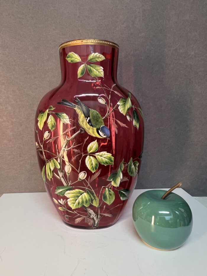 Rare vase en verre émaillé Legras Montjoye, décor mésange et florale