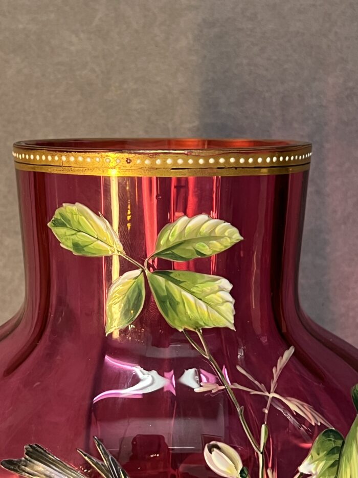 Rare vase en verre émaillé Legras Montjoye, décor mésange et florale