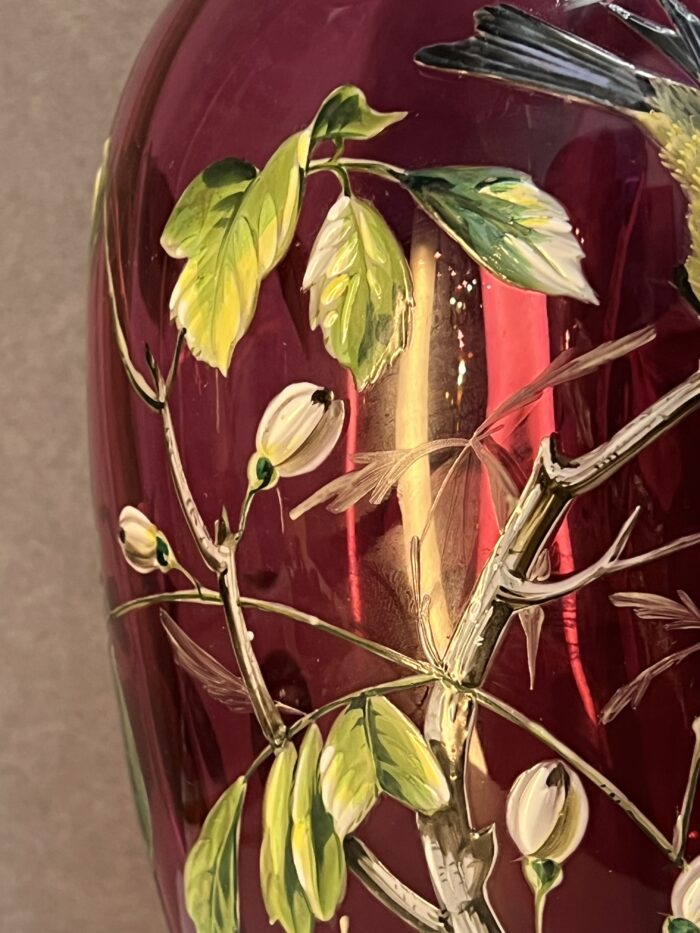 Rare vase en verre émaillé Legras Montjoye, décor mésange et florale