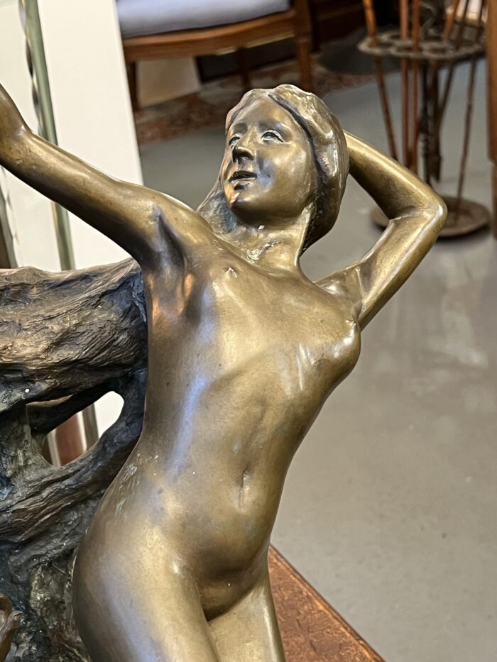 Très grande sculpture bronze art nouveau, femmes nues à la cascade