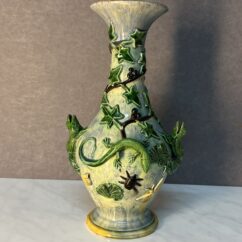 Vase Majolica Palissy, datant de l'époque victorienne vers 1890