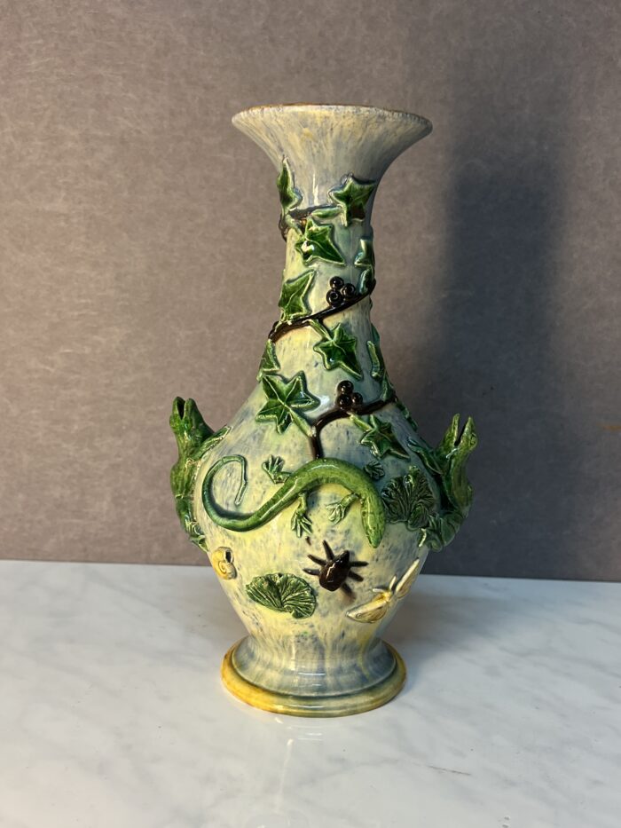 Vase Majolica Palissy, datant de l'époque victorienne vers 1890