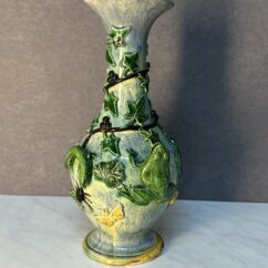 Vase Majolica Palissy, datant de l'époque victorienne vers 1890