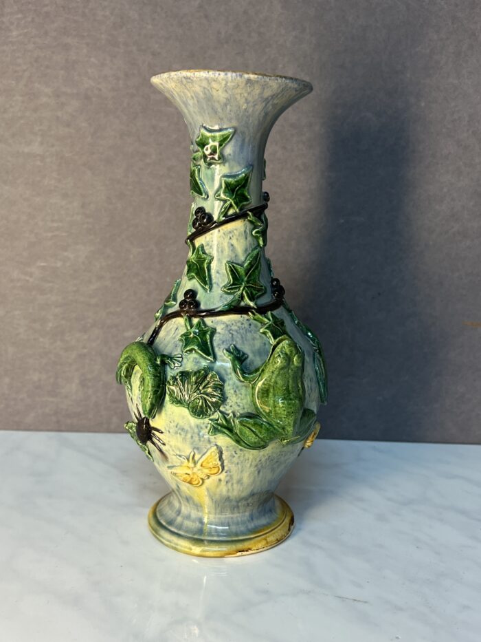 Vase Majolica Palissy, datant de l'époque victorienne vers 1890