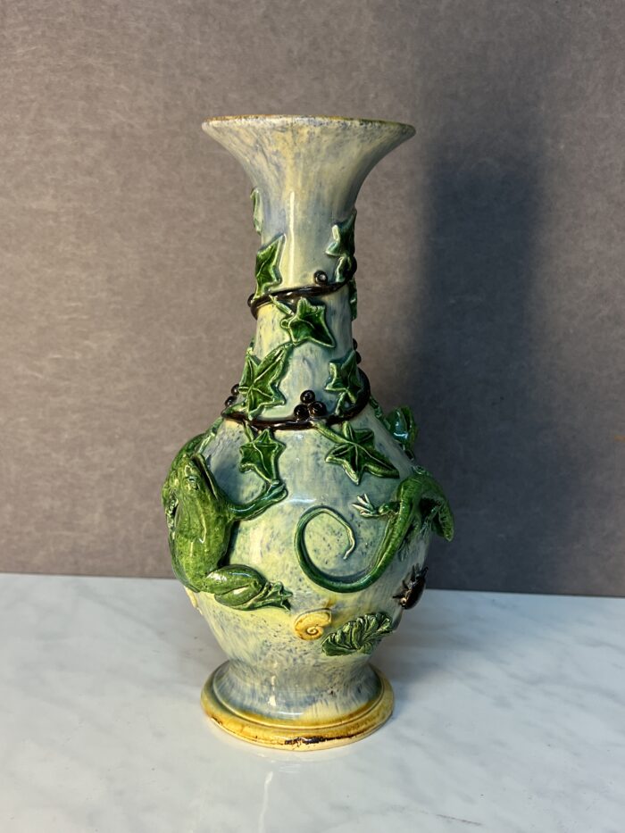 Vase Majolica Palissy, datant de l'époque victorienne vers 1890