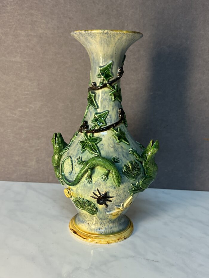 Vase Majolica Palissy, datant de l'époque victorienne vers 1890