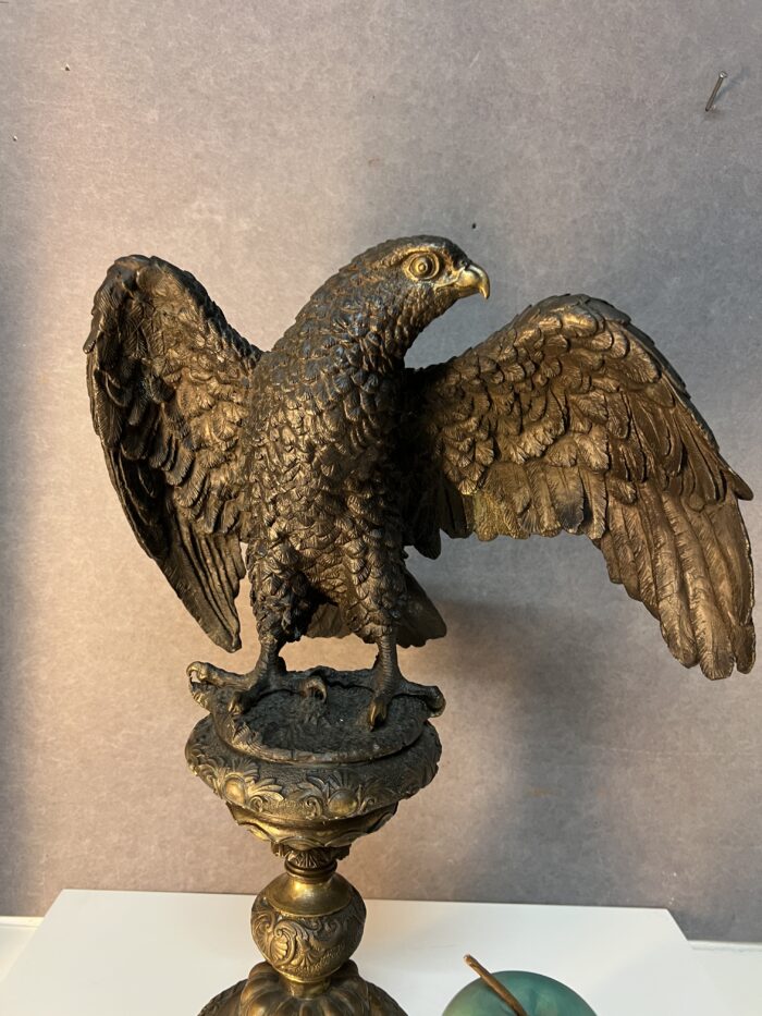 Superbe sculpture de qualité, grand aigle royal aux ailes déployées