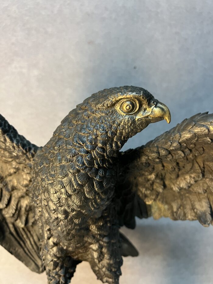 Superbe sculpture de qualité, grand aigle royal aux ailes déployées – Image 4