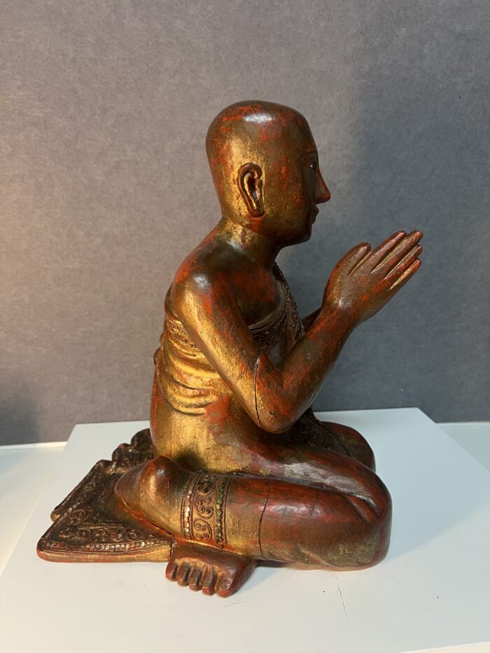 Statue traditionnelle Birmane, Bouddha en bois sculpté XXe siècle