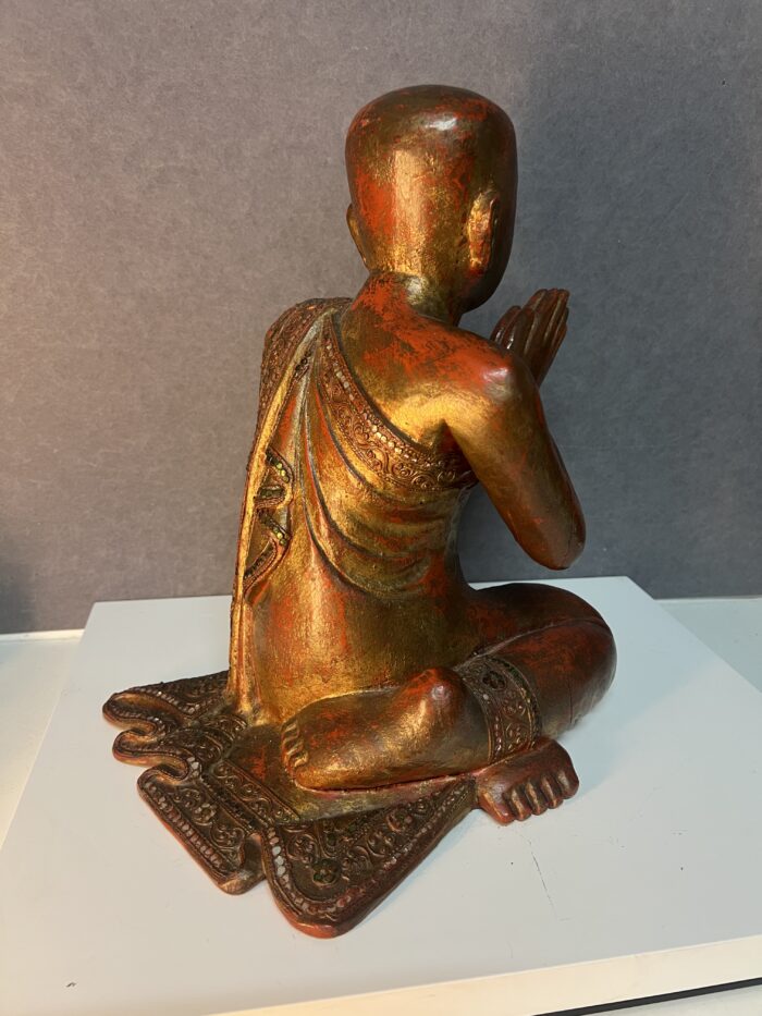 Statue traditionnelle Birmane, Bouddha en bois sculpté XXe siècle