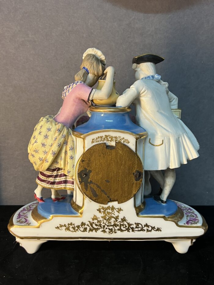 Pendule romantique en biscuit et porcelaine, Grignon Meusnier à Paris, XIXe siècle