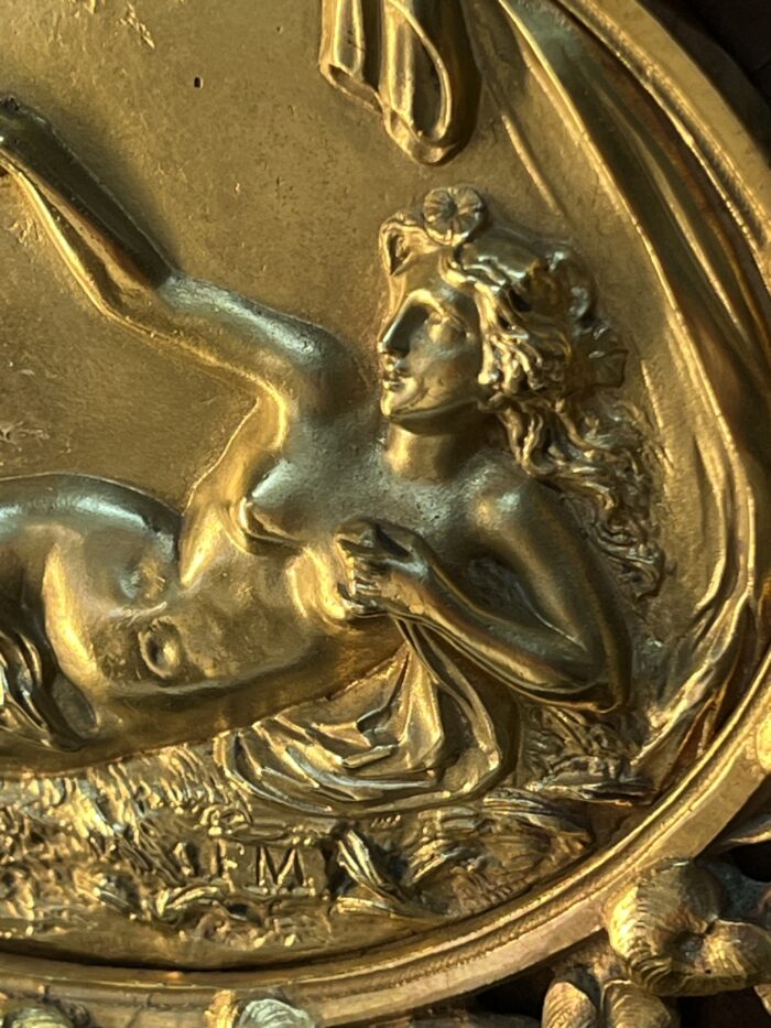 Très belle jardinière de table XIXe siècle en bois de placage et ornement en bronze doré estampillée FM
