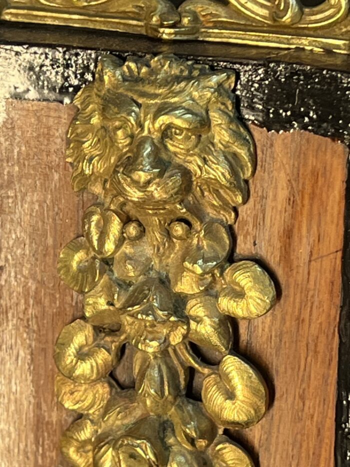 Très belle jardinière de table XIXe siècle en bois de placage et ornement en bronze doré estampillée FM