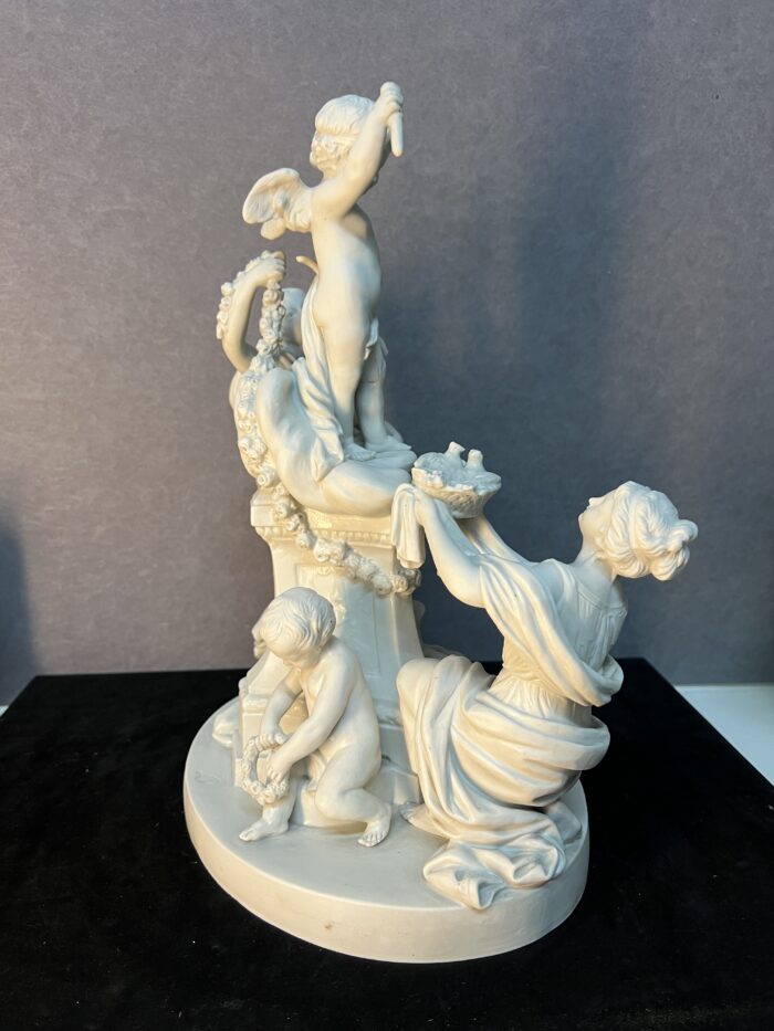 L'offrande à l'amour, biscuit de porcelaine d'après Louis-Simon Boizot (1743-1809)