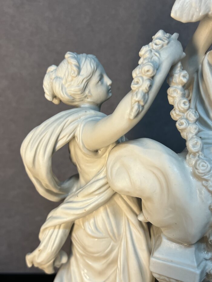 L'offrande à l'amour, biscuit de porcelaine d'après Louis-Simon Boizot (1743-1809)