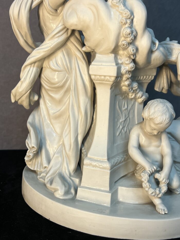 L'offrande à l'amour, biscuit de porcelaine d'après Louis-Simon Boizot (1743-1809)