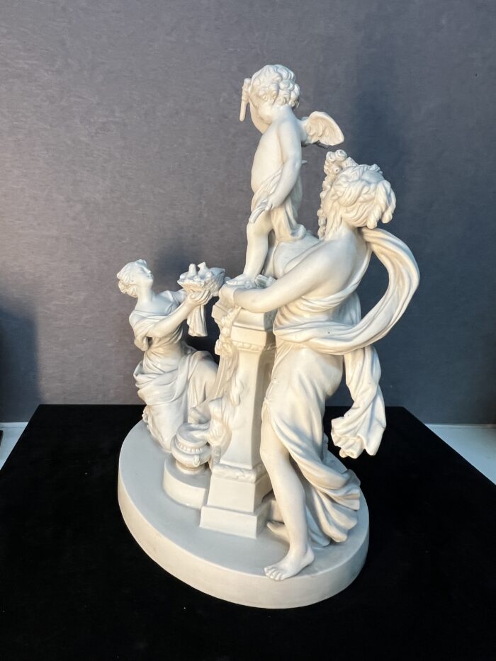 L'offrande à l'amour, biscuit de porcelaine d'après Louis-Simon Boizot (1743-1809)