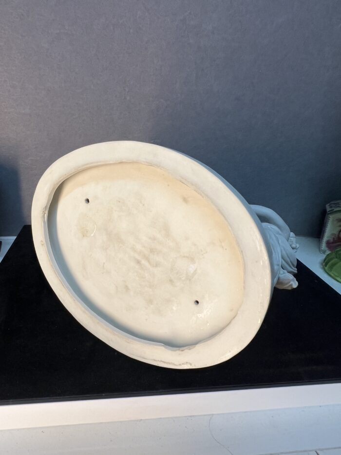 L'offrande à l'amour, biscuit de porcelaine d'après Louis-Simon Boizot (1743-1809)