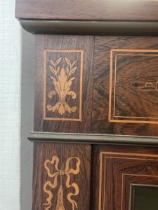 Charmante petite bibliothèque vitrine, typique de l'époque Napoléon III vers 1850
