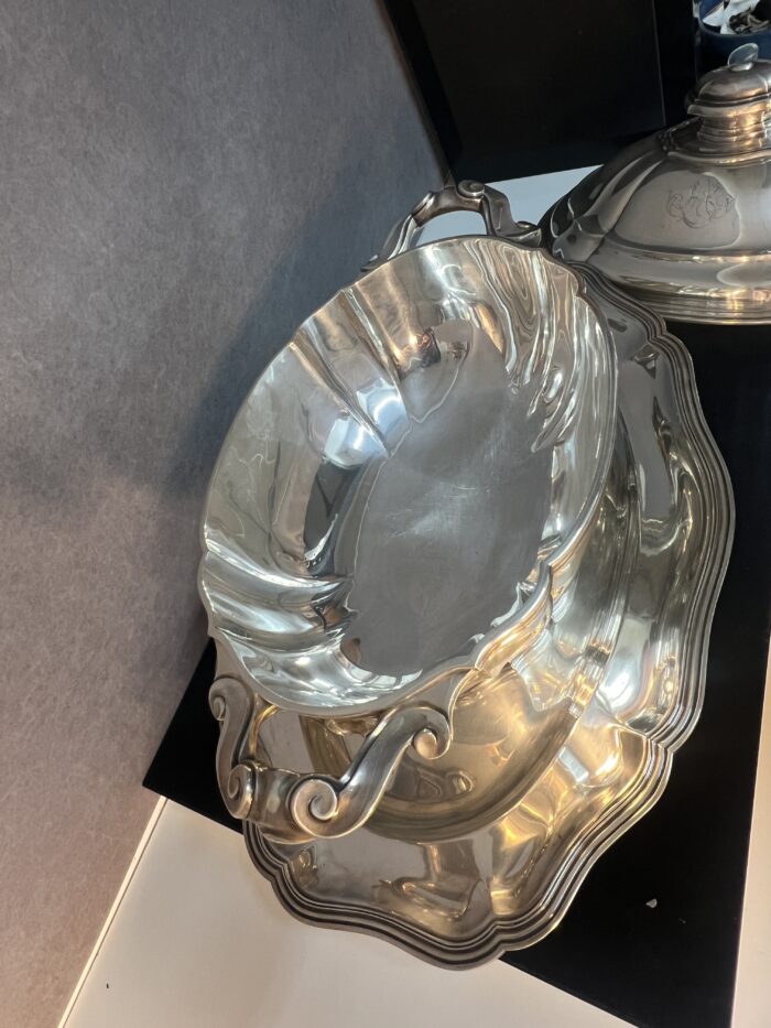 Exceptionnelle et importante soupière en argent massif, orfèvrerie Têtard Frères, environ 5200 grammes