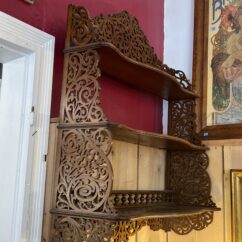 Etagère murale en bois découpé, époque fin XIXe siècle