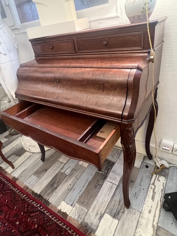Petit Bureau secrétaire Napoléon III en Acajou, 19ème Siècle