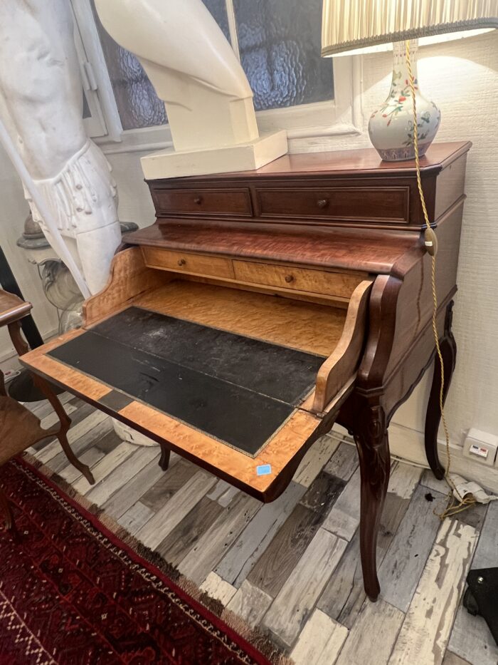 Petit Bureau secrétaire Napoléon III en Acajou, 19ème Siècle
