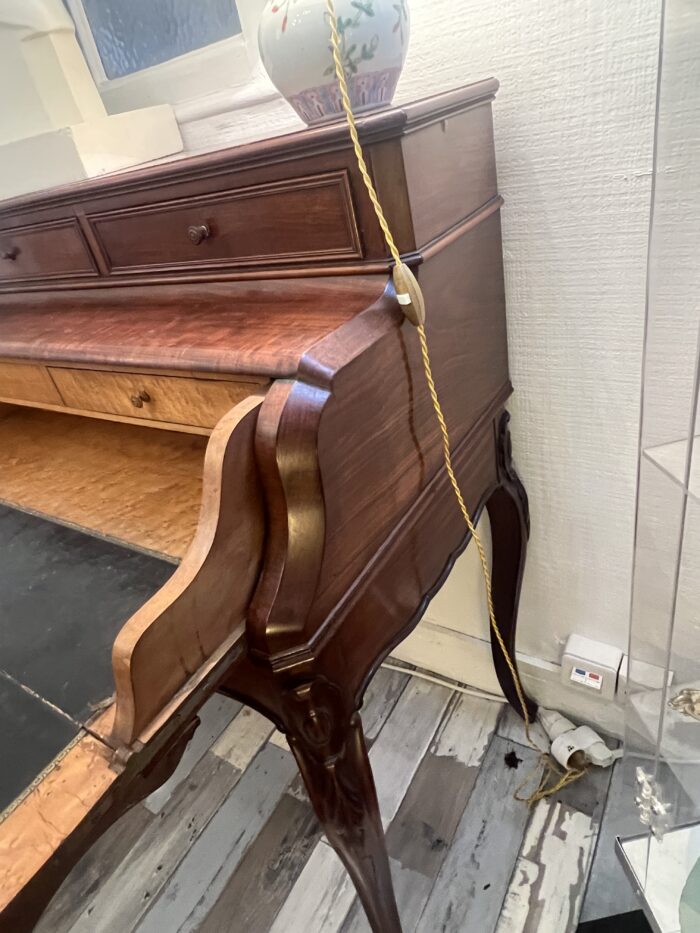 Petit Bureau secrétaire Napoléon III en Acajou, 19ème Siècle