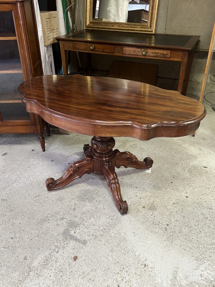 Grand guéridon violonné d'époque Louis Philippe en acajou XIXe siècle