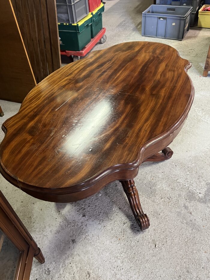 Grand guéridon violonné d'époque Louis Philippe en acajou XIXe siècle