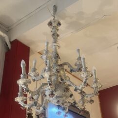 Grand lustre XIXe en porcelaine Italienne de Capodimonte, décor floral