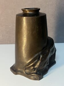 Vase art déco en bronze massif de Alfredo Biagini (1886-1952 ), décor de lionnes
