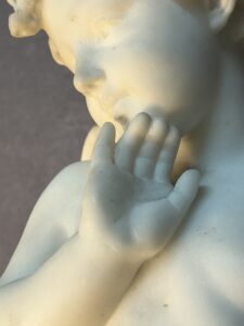 Sculpture en marbre de Adolfo Sipriani, Cupidon, 59 cm, signé, début XXe