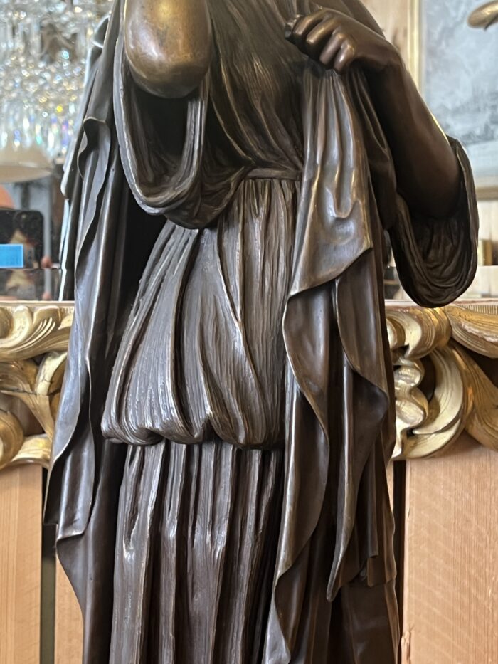 Sculpture en bronze de la Diane de Gabies, ornée d'une patine brune, époque XIXe siècle.