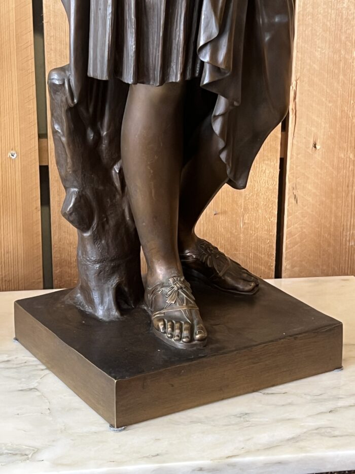 Sculpture en bronze de la Diane de Gabies, ornée d'une patine brune, époque XIXe siècle.