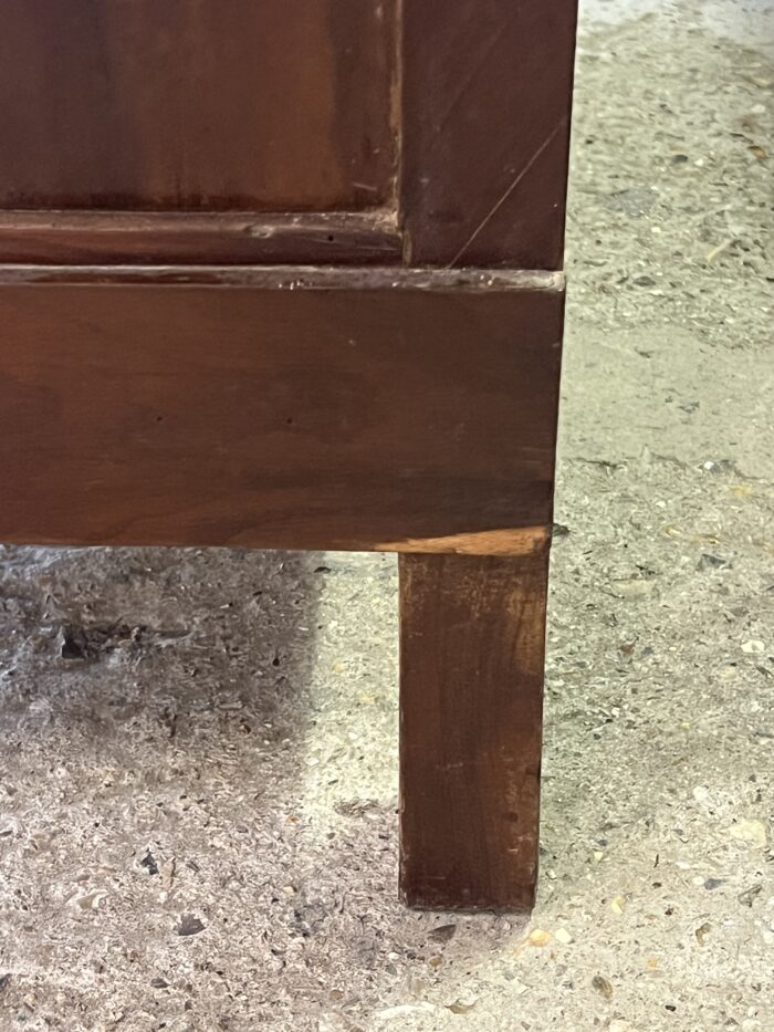 Commode Empire, époque début du XIXe siècle en bois de placage acajou