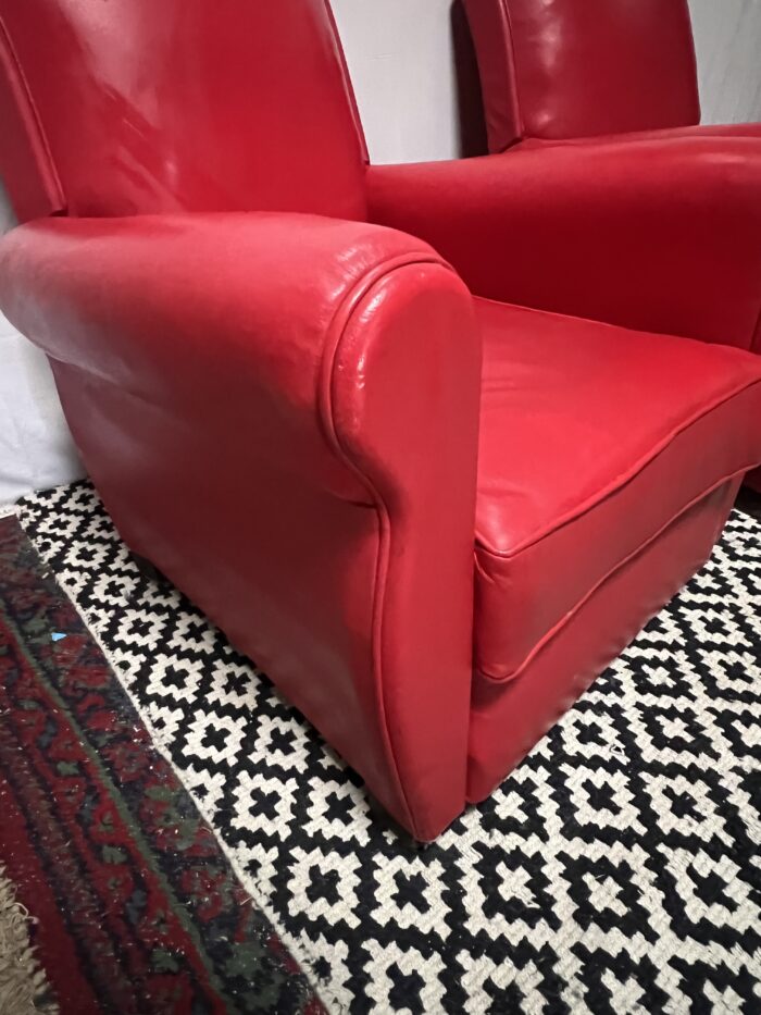 Paire de fauteuils Club en cuir de couleur rouge, original circa 1930/40