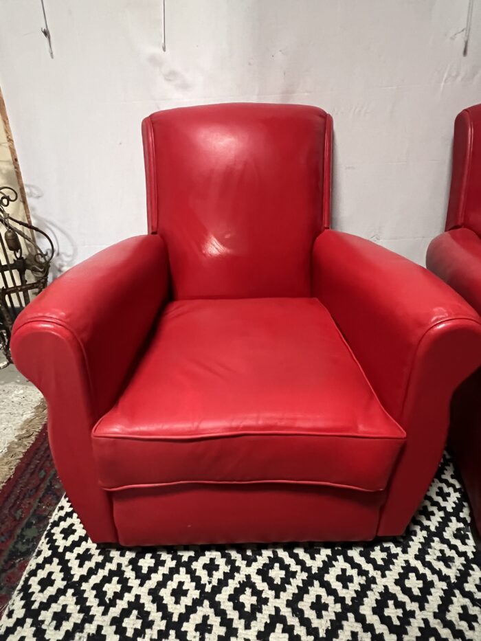 Paire de fauteuils Club en cuir de couleur rouge, original circa 1930/40