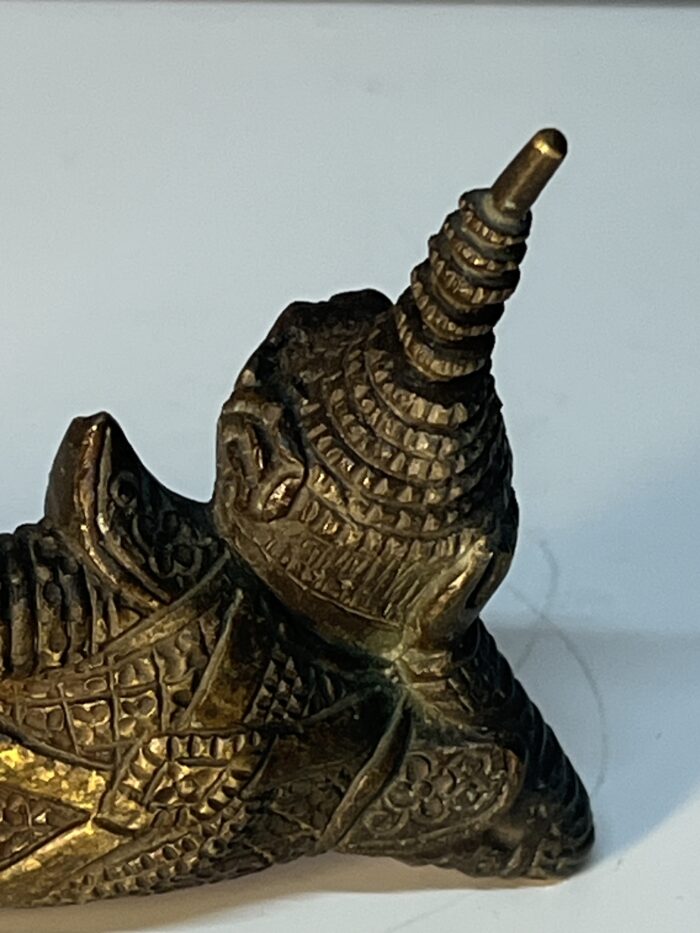 Statuette d'Asie, déesse allongée en bronze massif sculpté, époque XXe siècle